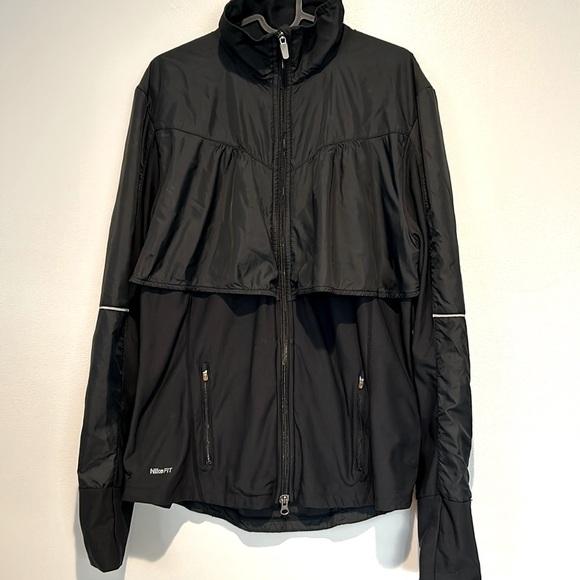 Nike FIT Cold and Wind Women's Black Running Jacket Size XL (16-18) - Picture 1 of 8